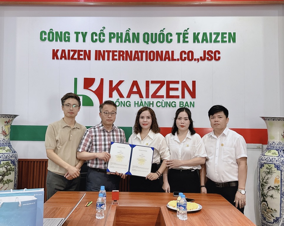 ĐẠI DIỆN TRƯỜNG DAESHIN KÍ KẾT HỢP TÁC TUYỂN SINH TRỰC TIẾP VỚI KAIZEN